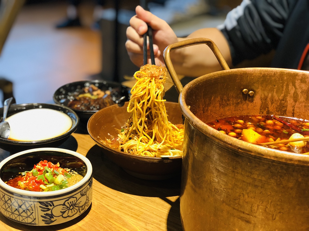 精选川菜美食指南，探索最新精选的100道川菜做法
